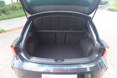 Car image 34