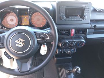 Car image 14