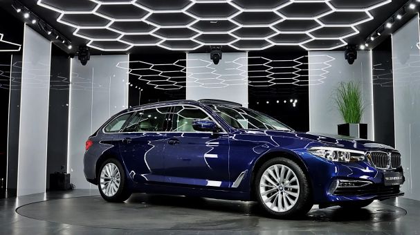 BMW 530d Touring xDrive Luxury Line 195 kW image number 12