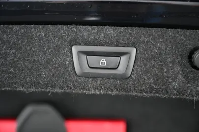 Car image 39