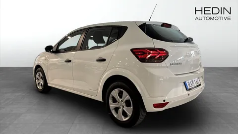 Car image 5