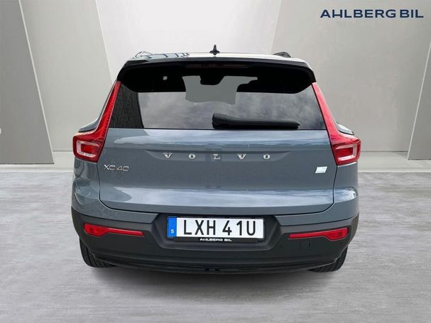 Volvo XC40 Recharge R T4 Design 157 kW image number 4