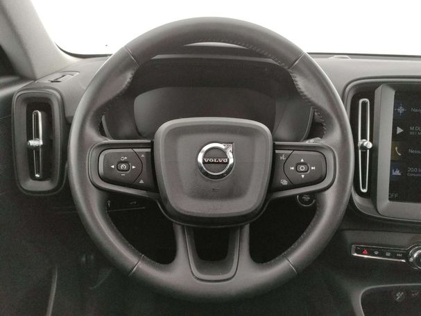 Volvo XC40 T2 Momentum 95 kW image number 13