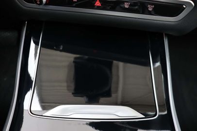 Car image 38