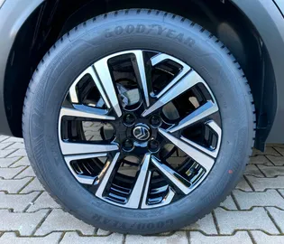 Car image 30
