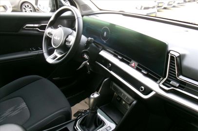 Car image 30