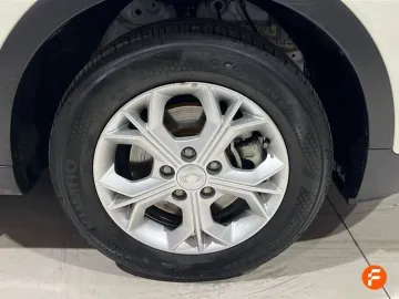 Car image 30