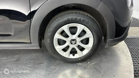 Car image 20