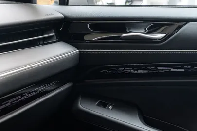 Car image 36