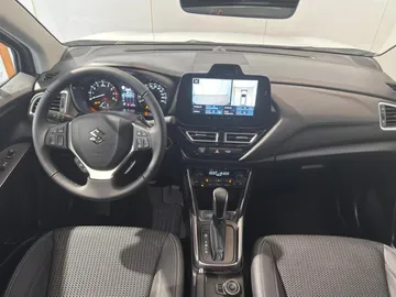 Car image 4