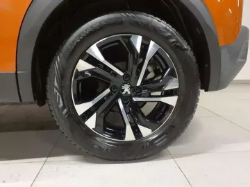 Car image 28