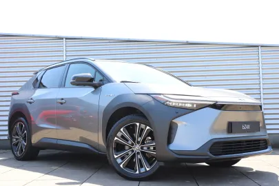 Car image 2