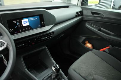 Car image 30