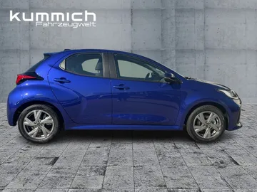 Car image 3