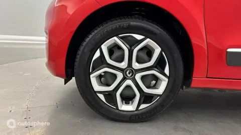 Car image 20