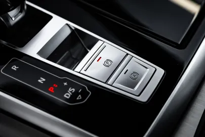 Car image 43