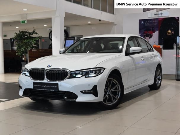 BMW 318i Sport Line 115 kW image number 1