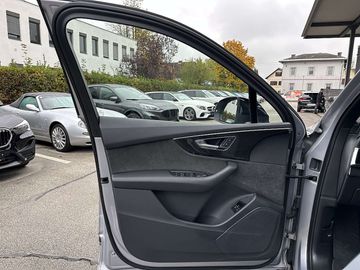 Car image 36