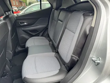 Car image 36