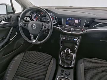 Car image 14