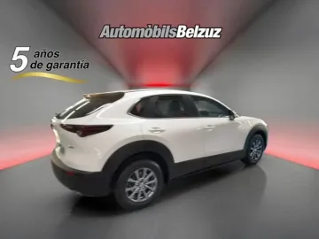 Car image 3