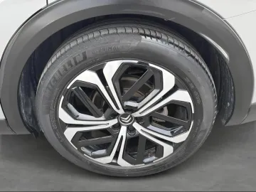 Car image 29