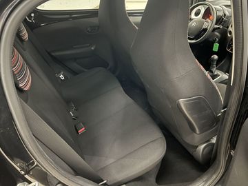 Car image 11