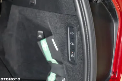 Car image 35