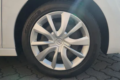 Car image 33