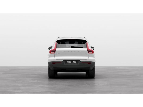 Volvo XC40 B3 Plus Dark 120 kW image number 3