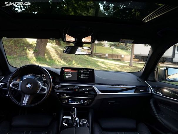 BMW 550i xDrive 390 kW image number 20