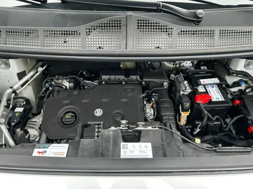 Car image 27