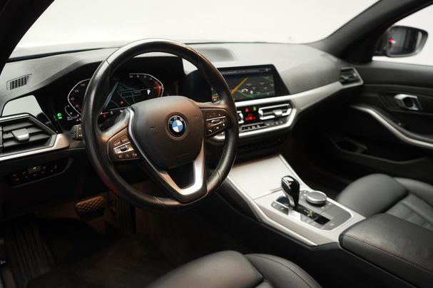 BMW 318d Touring 110 kW image number 10