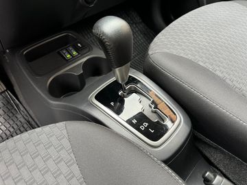 Car image 16