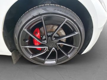 Car image 32