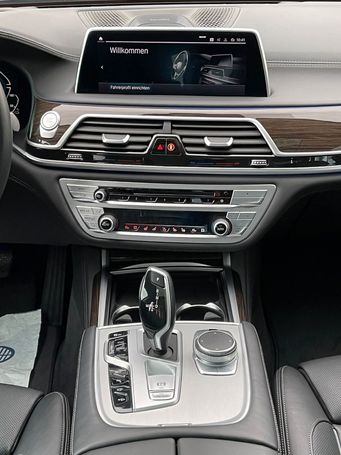 BMW 745Le xDrive 290 kW image number 14