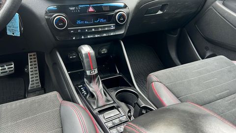 Car image 29