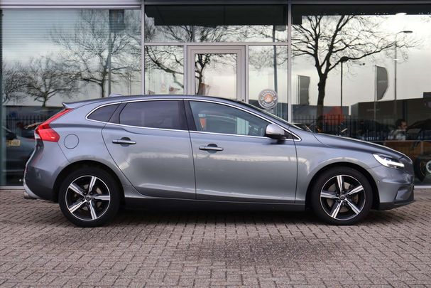 Volvo V40 T3 Geartronic 112 kW image number 12