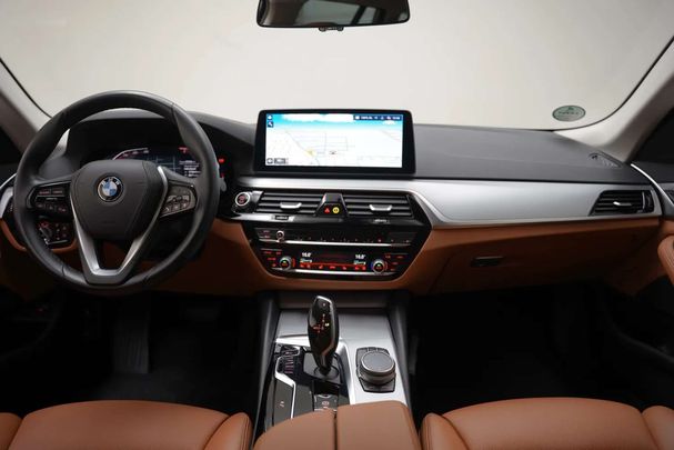 BMW 520i Touring 135 kW image number 4