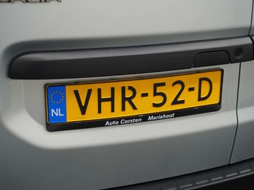 Car image 37