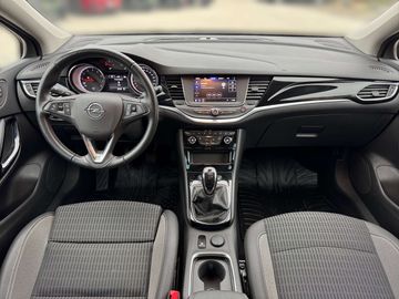 Car image 11