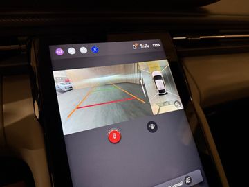 Car image 29