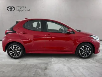 Car image 3