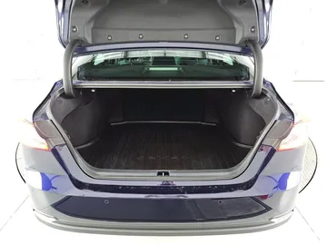 Car image 30