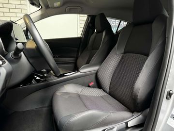 Car image 11