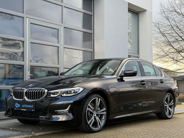 BMW 330 e M xDrive 215 kW image number 1