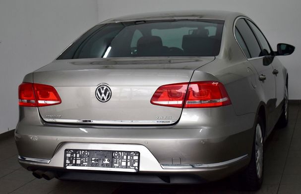 Volkswagen Passat Blue Comfortline 103 kW image number 2