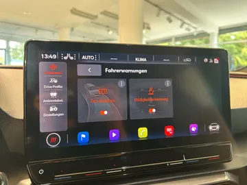 Car image 28