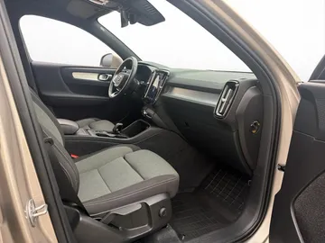 Car image 35