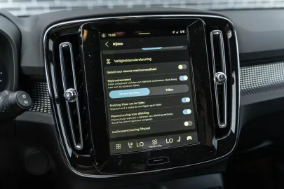 Car image 36
